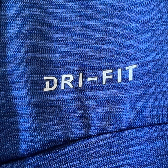 Boys NIKE ‘DRI-FIT’ Long Sleeve Short with Hoodie - Size M - Picture 4 of 7